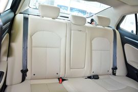 2015款奔腾B70
