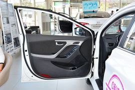 2015款现代朗动1.6L自动领先型