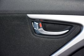 2015款现代朗动1.6L自动领先型