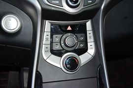 2015款现代朗动1.6L自动领先型