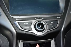 2015款现代朗动1.6L自动领先型
