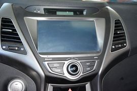 2015款现代朗动1.6L自动领先型