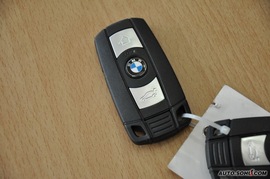 2010款宝马330i敞篷版