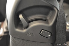 2010款宝马330i敞篷版