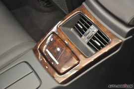 2010款宝马330i敞篷版