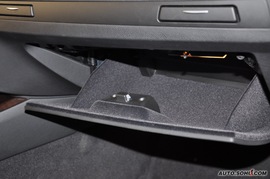 2010款宝马330i敞篷版