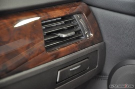 2010款宝马330i敞篷版