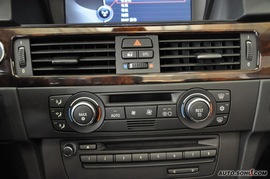 2010款宝马330i敞篷版