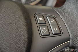 2010款宝马330i敞篷版