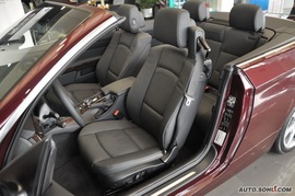 2010款宝马330i敞篷版