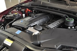 2010款宝马330i敞篷版