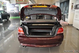 2010款宝马330i敞篷版