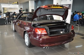 2010款宝马330i敞篷版