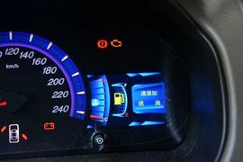 2015款比亚迪M6