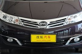 2015款比亚迪M6