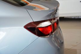 2015款雪佛兰科鲁兹1.4T手动精英版