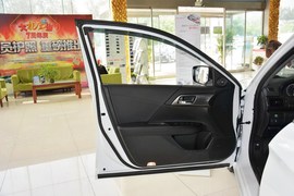 2015款本田雅阁2.0L