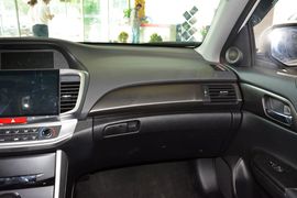 2015款本田雅阁2.0L