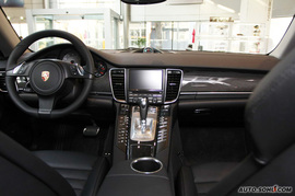 2010款保时捷Panamera