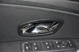 2015款雷诺风朗2.0L标准版