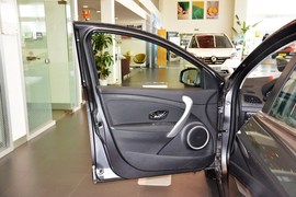 2015款雷诺风朗2.0L标准版