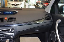 2015款雷诺风朗2.0L标准版