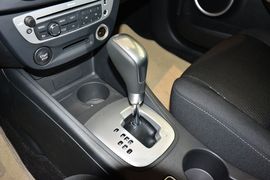 2015款雷诺风朗2.0L标准版