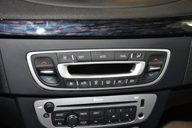 2015款雷诺风朗2.0L标准版