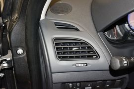 2015款雷诺风朗2.0L标准版