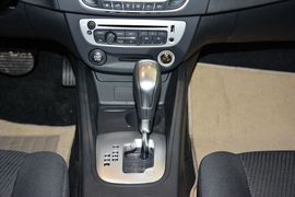 2015款雷诺风朗2.0L标准版