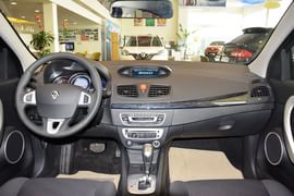 2015款雷诺风朗2.0L标准版