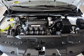 2015款比亚迪速锐1.5L手动豪华型