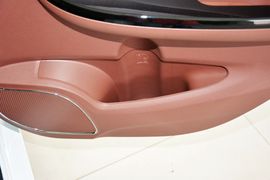 2015款比亚迪速锐1.5L手动豪华型