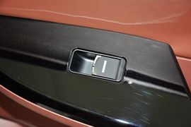 2015款比亚迪速锐1.5L手动豪华型