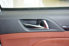 2015款比亚迪速锐1.5L手动豪华型