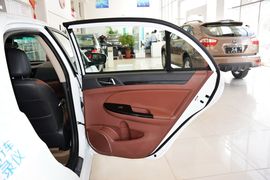 2015款比亚迪速锐1.5L手动豪华型