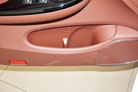 2015款比亚迪速锐1.5L手动豪华型