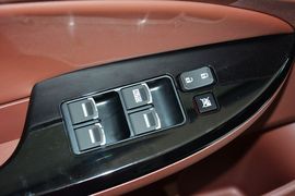 2015款比亚迪速锐1.5L手动豪华型