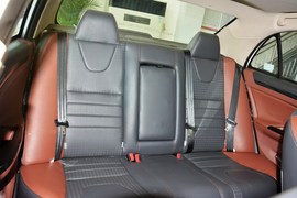 2015款比亚迪速锐1.5L手动豪华型