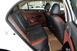 2015款比亚迪速锐1.5L手动豪华型