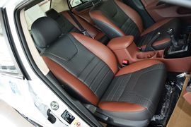 2015款比亚迪速锐1.5L手动豪华型