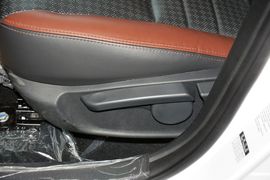 2015款比亚迪速锐1.5L手动豪华型