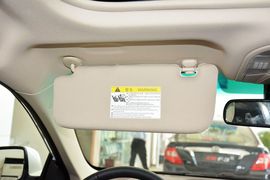2015款比亚迪速锐1.5L手动豪华型