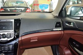 2015款比亚迪速锐1.5L手动豪华型