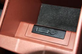 2015款比亚迪速锐1.5L手动豪华型