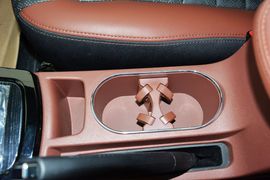 2015款比亚迪速锐1.5L手动豪华型