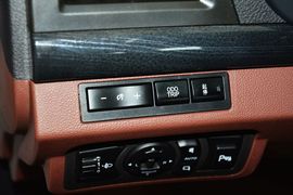 2015款比亚迪速锐1.5L手动豪华型
