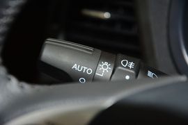 2015款比亚迪速锐1.5L手动豪华型