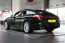 2010款保时捷Panamera