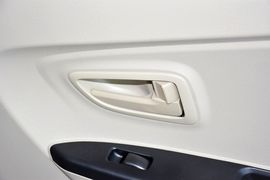 2015款东南V3菱悦1.5L手动幸福版